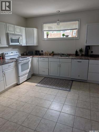 344 Young Street, Macoun, SK - Indoor Photo Showing Kitchen