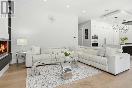 1544 Lochlin Trail, Mississauga, ON 