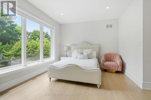 1544 Lochlin Trail, Mississauga, ON 