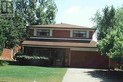 17 DEERFORD ROAD Toronto, ON M2J 3H9