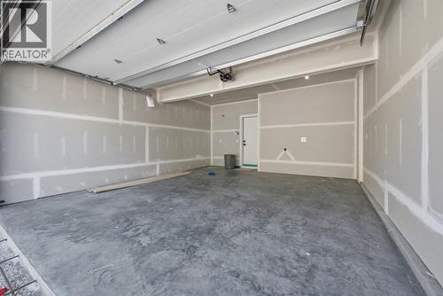 377 Arrowleaf Rise, Coldstream, BC - Indoor Photo Showing Garage