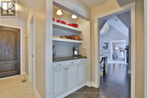 208 Mineola Road W, Mississauga, ON 