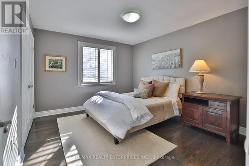 208 Mineola Road W, Mississauga, ON 