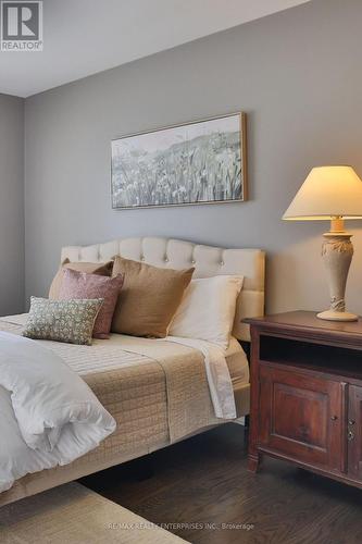 208 Mineola Road W, Mississauga, ON 