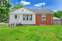 3495 LONGFELLOW AVENUE Windsor, ON N9E 2L8