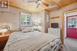 Main Cottage Bedroom - 