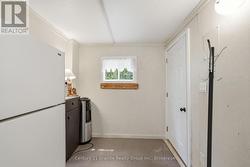 Cabin 2 Kitchenette - 