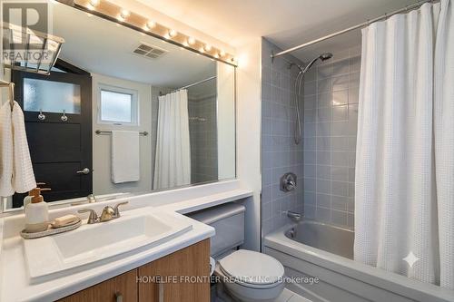 611 - 2261 Lakeshore Boulevard W, Toronto, ON 