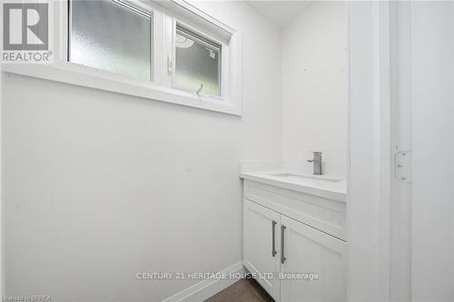 360 Bishopsgate Road, Brant, ON 