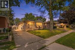 22 MARK Crescent  Cambridge, ON N1S 4A3