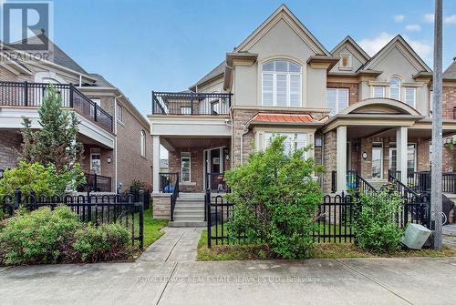 19 - 3045 GLADESIDE AVENUE  Oakville, ON L6M 0R2