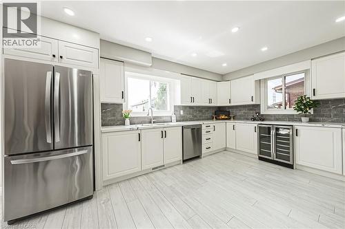 39 Parkwood Crescent, Hamilton, ON 