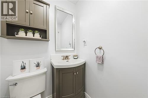 39 Parkwood Crescent, Hamilton, ON 
