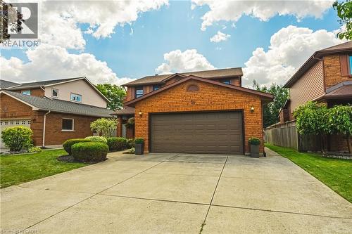 39 Parkwood Crescent, Hamilton, ON 