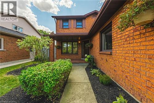 39 Parkwood Crescent, Hamilton, ON 