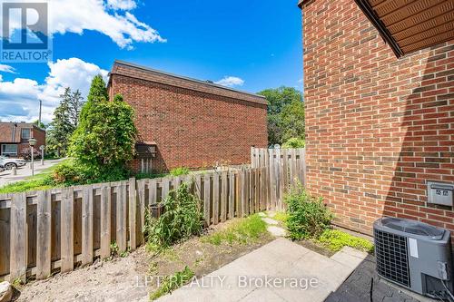 2286 Cotters Crescent, Ottawa, ON 