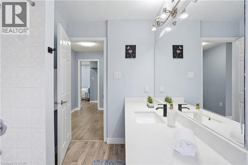 5010 Bunton Crescent, Burlington, ON 