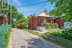 970 COSBURN AVENUE  Toronto, ON M4C 2W9
