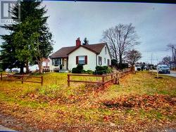 34 AMIENS ROAD Toronto, ON M1E 3S6