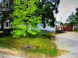 32 AMIENS ROAD Toronto, ON M1E 3S6