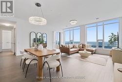 6805 - 10 YORK STREET Toronto, ON M5J 2Z2