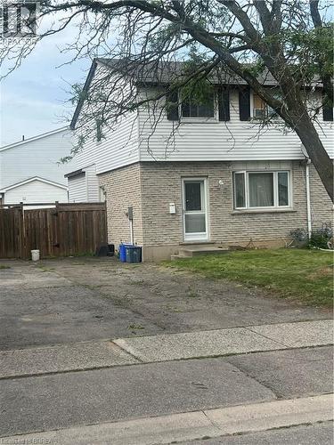 35 DEBBY Crescent  Brantford, ON N3R 7A4