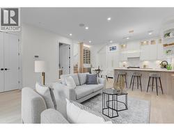 1 182 ONTARIO PLACE  Vancouver, BC V5W 1S2
