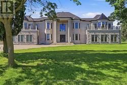 4 GRAFTON CRESCENT Brampton, ON L6P 0M1