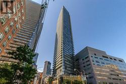 1605 - 832 BAY ST STREET Toronto, ON M5S 1Z6