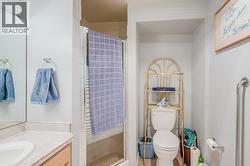 Main 3-piece bathroom - 