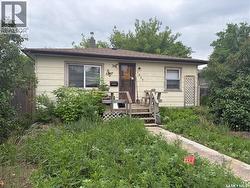 1059 Caribou STREET W  Moose Jaw, SK S6H 2M1