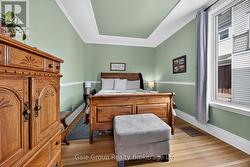 Main Floor Bedroom - 
