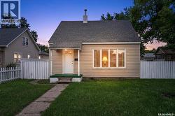 805 Athabasca STREET E Moose Jaw, SK S6H 0M6