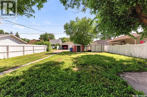 805 Athabasca Street E, Moose Jaw, SK 