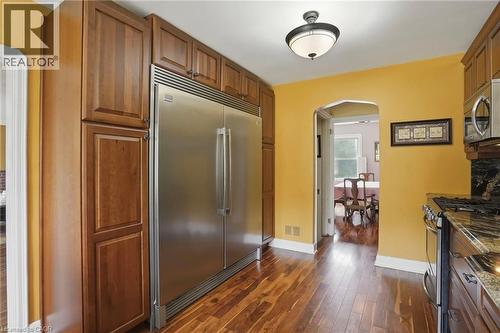 950 North Shore Boulevard, Burlington, ON 