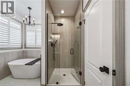32 Kopperfield Lane, Mount Hope, ON - Indoor Photo Showing Bathroom