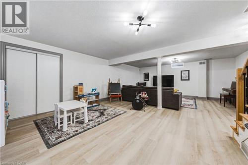 32 Kopperfield Lane, Mount Hope, ON - Indoor