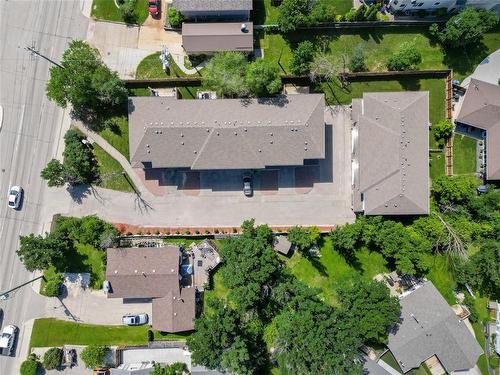 5715 Roblin Boulevard, Winnipeg, MB 