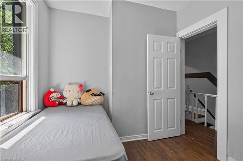 101 Stuart Street, Hamilton, ON - Indoor Photo Showing Bedroom