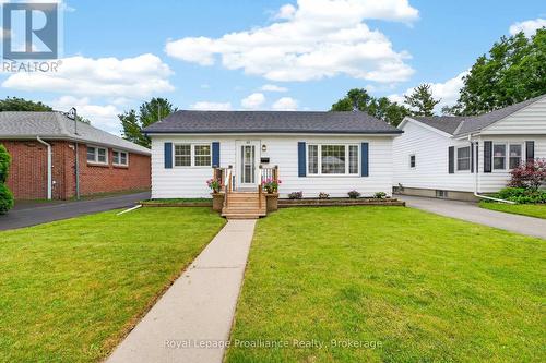 43 HASTINGS DRIVE  Belleville (Belleville Ward), ON K8N 1J4