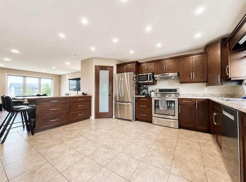 11 Lakeview Drive, Brandon, MB 