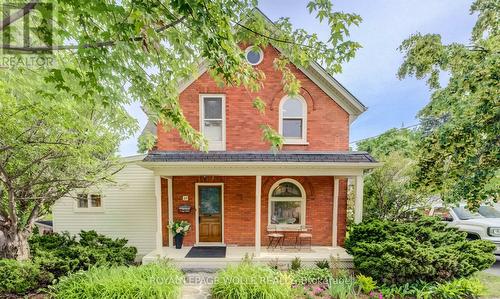25 Central Street, Waterloo, ON 