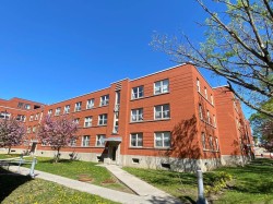Façade - 