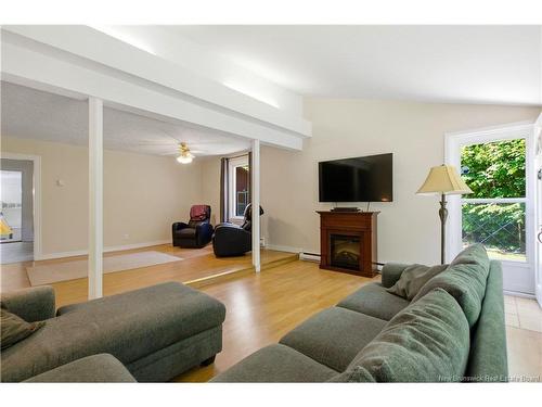 18 Pleasant Ave, Stanley, NB 