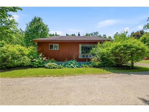 18 Pleasant Ave, Stanley, NB 