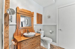 Salle de bains attenante à la CCP - 