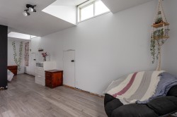 Mezzanine - 