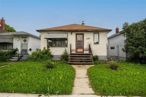 495 Matheson AVE  Winnipeg, MB R2W 0E3