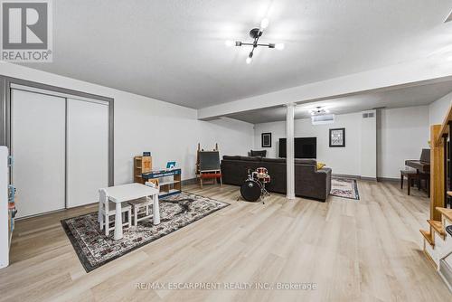32 Kopperfield Lane, Hamilton, ON 