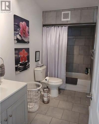 9 Central Ave, Elliot Lake, ON 